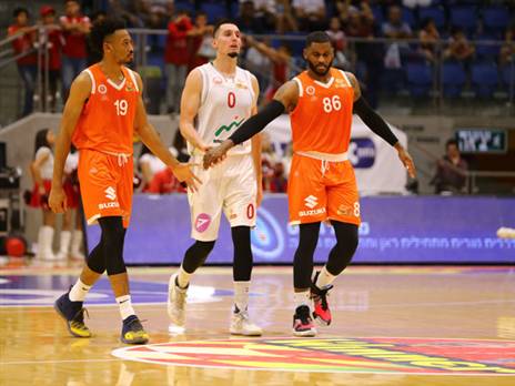 מונרו (מימין) התאושש מהפציעה (מנהלת הליגה)