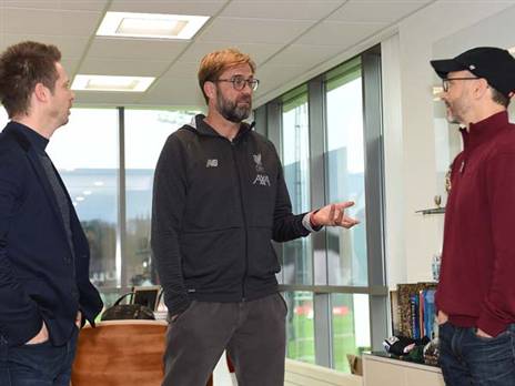 קלופ, אדוארדס וגורדון. צוות מקבלי ההחלטות של ליברפול (Getty)