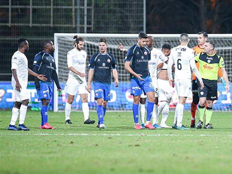 השחקנים ירדו מהדשא לחמש דקות (אנצ'ו, סוכנות ג'יני)