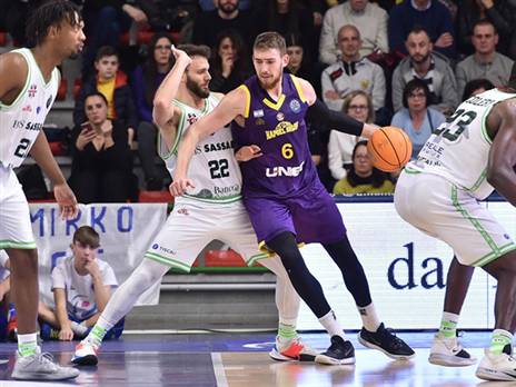 קליין. רבע שלישי טוב (FIBA)