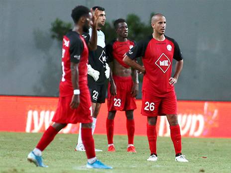 שחקני רעננה אחרי עוד הפסד (אלן שיבר)