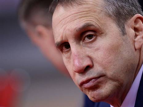 יישאר או יעזוב בעקבות מילס? לג'יימס דולן הפתרונות. דייויד בלאט (GETTY)