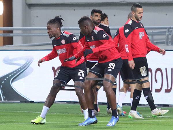 שחקני חדרה. ישתפו פעולה עם ההנהלה? (דני מרון)