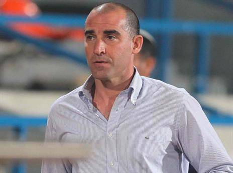 לקח על עצמו, יצחקי זרם עם ההצגה. קורנפיין (אלן שיבר)