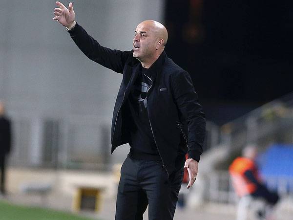 כבר חושב על הליגה, אבוקסיס (אלן שיבר)