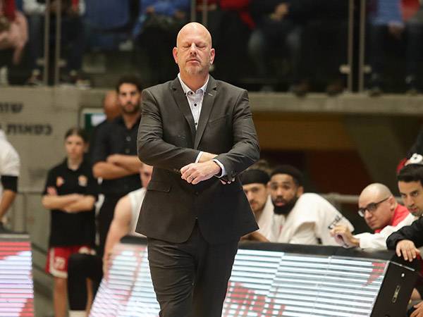 יחדש את העונה ללא זרים? הדר (מנהלת הליגה)