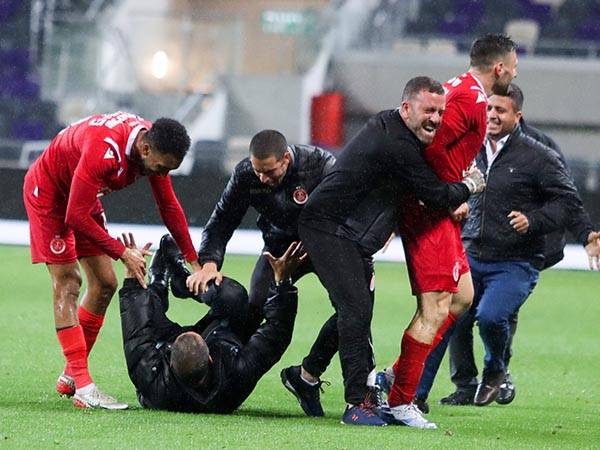 קלינגר חוגג את ההעפלה לפלייאוף העליון. יגיע גם לגמר הגביע? (דני מרון)