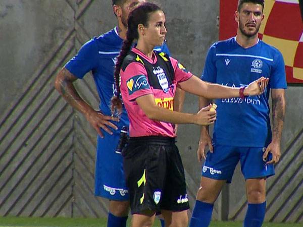 שמש טוענת: "לוזון אמר שאין לי מקום בכדורגל"