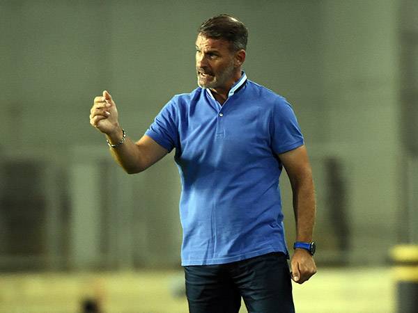 אטפלד, מאמין בקבוצה שלו (ברני ארדוב)