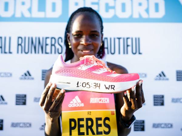 "מרוצה מהתוצאה". ג'פצ'ירצ'יר, הנעל והשיא (באדיבות אדידס)