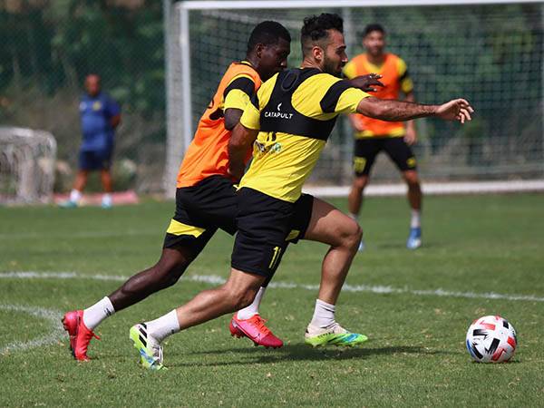 אוחנה מרשים (האתר הרשמי של בית"ר)