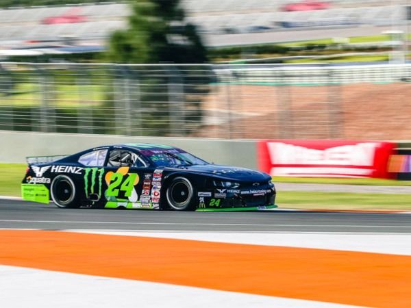 תואר שלישי בארבע שנים. מדהים (צילום: Nascar Whelen Euro Series)