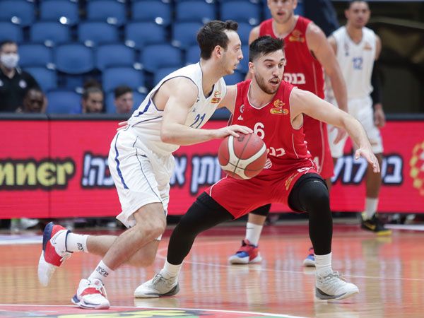 מנקודות האור בהרצליה. היידגר (מנהלת הליגה)