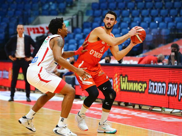 קררה. משחק בשליטה כתומה (לירון מולדובן, מנהלת הליגה)