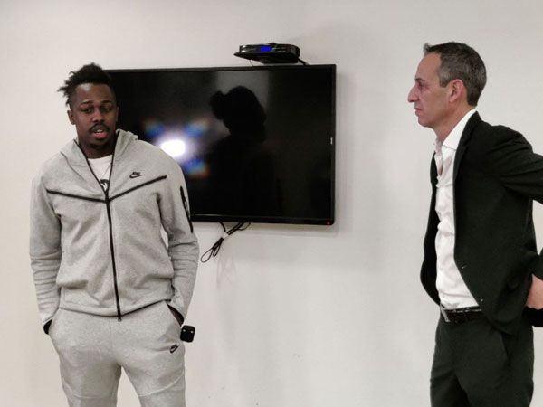 המאמן היוצא. בראון נפרד מקטש