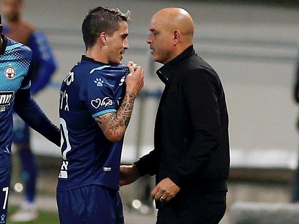 "חבל שאבוקסיס בחר בדרך כה שמרנית" (אלן שיבר)