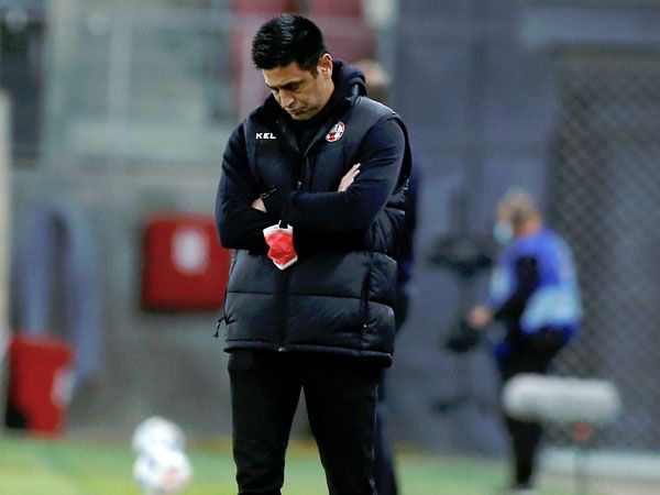 לא מעוניין להישאר על הקווים. ברדה (אלן שיבר)