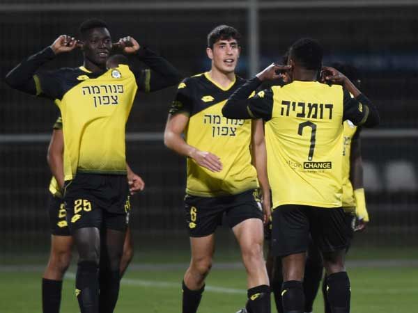 דומביה חוגג. הרשים את אנשי המועדון (ברני ארדוב)