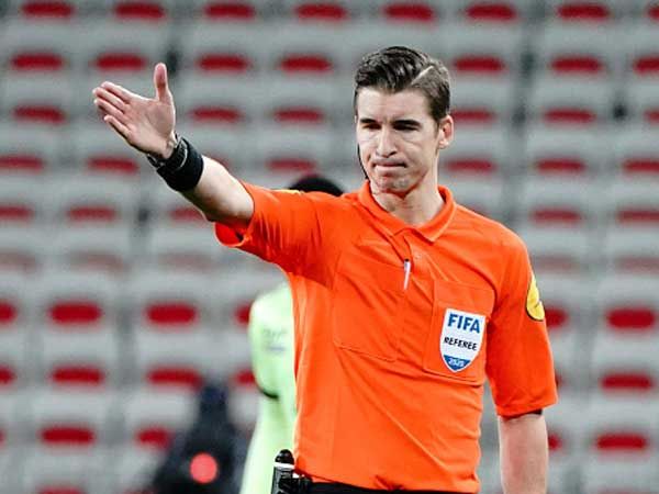 אמור לנהל הערב את המשחק. לטשייה (getty)