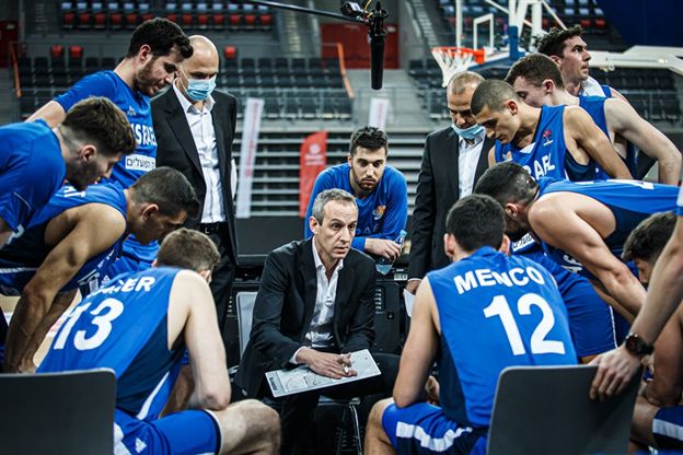 (FIBA)