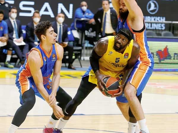 מחצית שנייה נהדרת של מכבי (אלן שיבר)