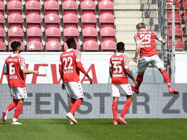 הפתיעו את האלופה כבר בפתיחה. (Getty)