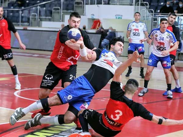 שקלים, האריך חוזה (הדר ואן קולא, איגוד הכדוריד)