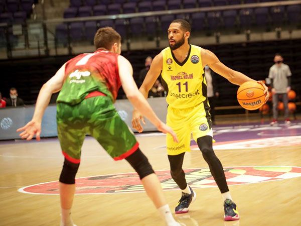 האריס יעזוב לצרפת? (FIBA)