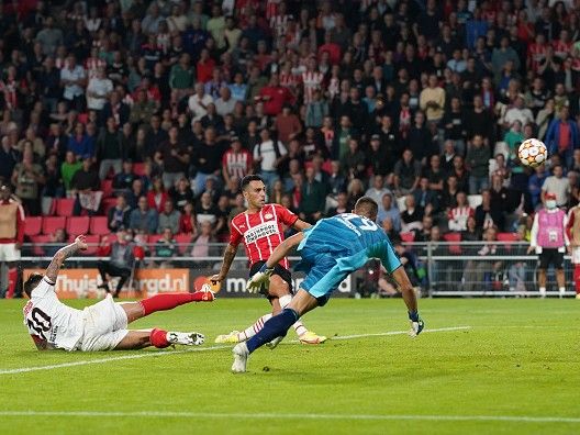 מול שער ריק (GETTY)