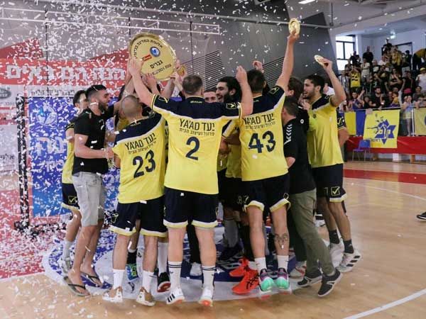 (הדר ואן קולא, איגוד הכדוריד)