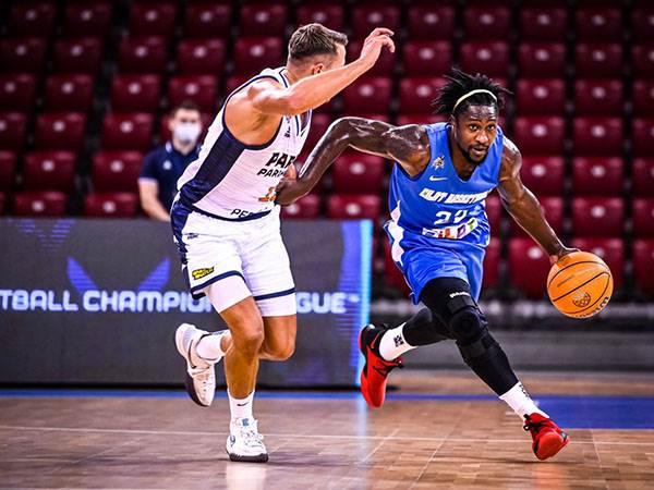 צ'רי במשחק נגד פארמה (FIBA)