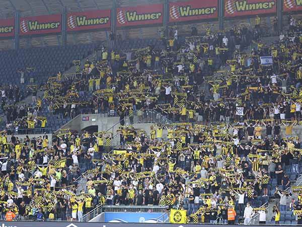 האוהד יורחוק לשלוש עונות (דני מירון)