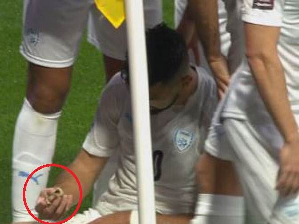 דאבור והחפץ שהושלך מהיציע