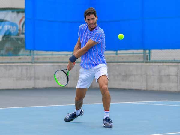 ישי עוליאל (צילום: אלכס גולדנשטיין)