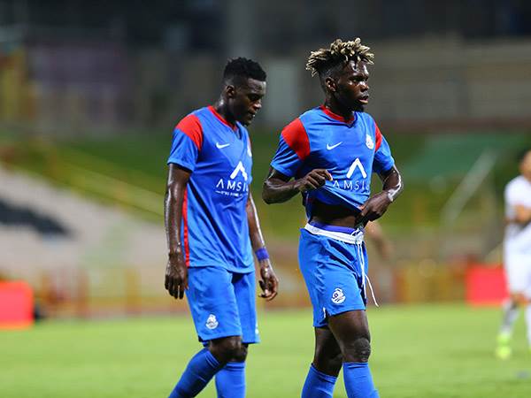 "קבוצה טובה שמפסידה". שחקני אשדוד בסיום (צילום: לירון מולדובן)