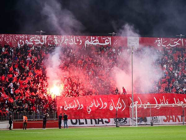 אבוקות נזרקו ביציעי סכנין (מאור אלקסלסי)