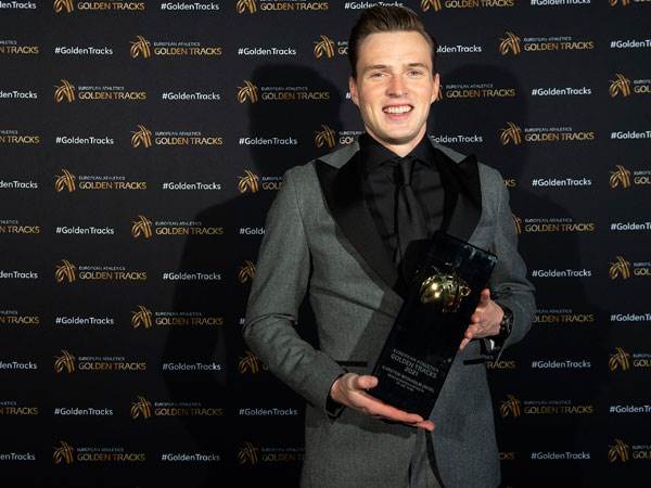 קרסטן ורהולם עם הפרס. אתלט היסטורי (Getty)