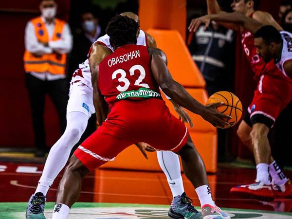 אובאסוהן. משחק מצוין שלו (FIBA)