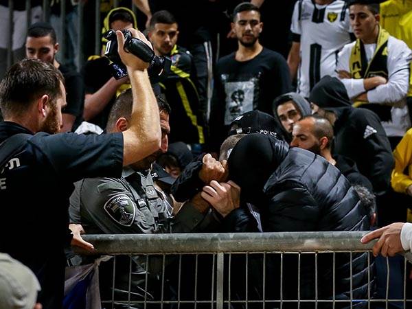 "מה אני אעשה עם זה כפרה, מה אני נראה לך קפטן אמריקה?" (למצולם אין קשר לנאמר בכתבה, צילום: דני מרון)