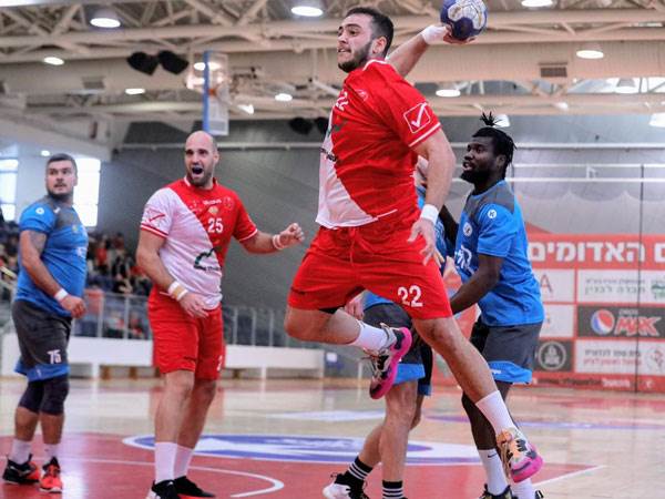 אריאל צייטלר. סיבוב חסר יציבות (הדר ואן קולא, איגוד הכדוריד)