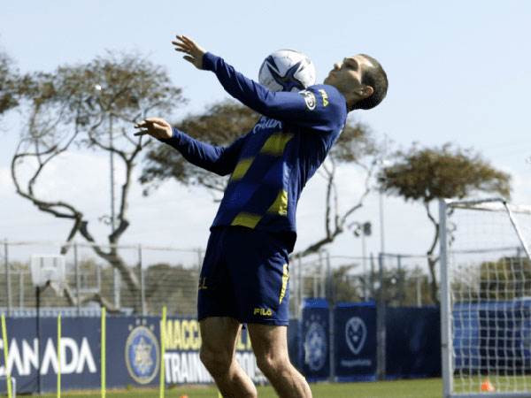 יובאנוביץ' מתאמן. תג מחיר גבוה (האתר הרשמי של מכבי ת"א)