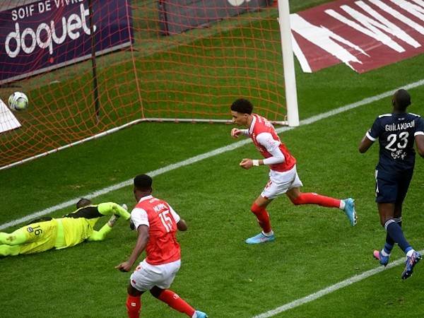 הצגה של המארחת (Getty)