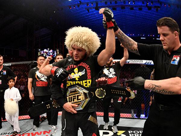 פרץ את הדלת ראשון. נורמאגומדוב (GETTY)