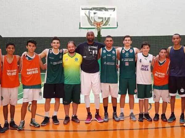 "אהיה מאמן טוב לירושלים" (מתוך אלבומו של קני וויילאמס)