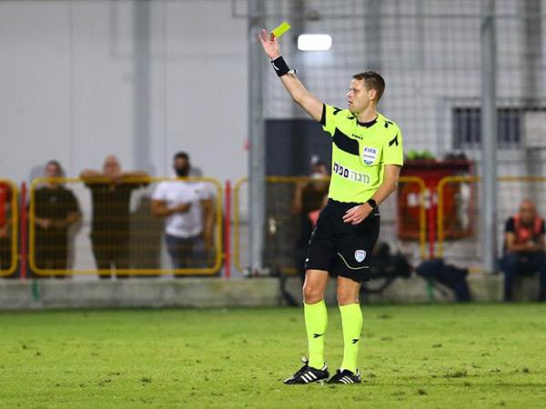 ישפוט את הנבחרת? (לירון מולדובן)