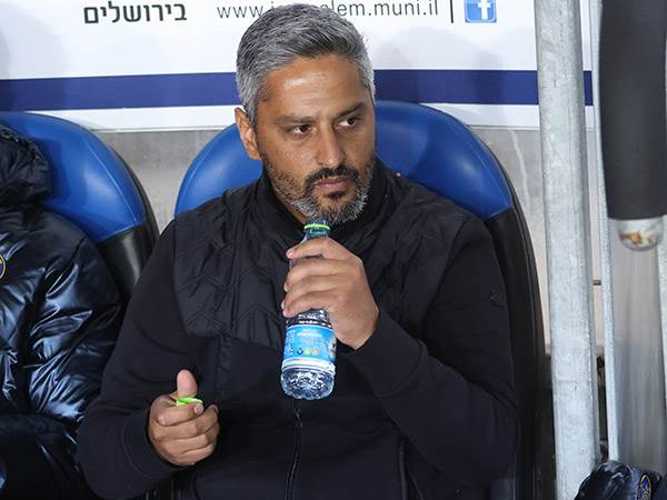 מחפש את המחליפה. יצחקי (דני מרון)