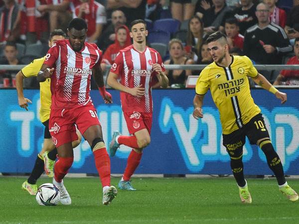 ובמחצית השנייה שתי הקבוצות בעיקר העבירו את הזמן (ברני ארדוב)