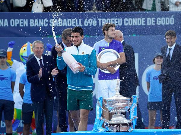 בקושי מותר לו לשתות. אלקרס (GETTY)