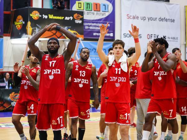 הפועל ירושלים חוגגת ניצחון דרמטי (עודד קרני, מנהלת הליגה)