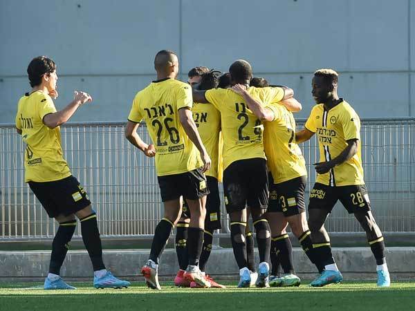 שחקני נתניה (ברני ארדוב)